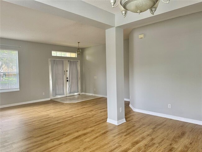 Photo - 1000 Araminta St