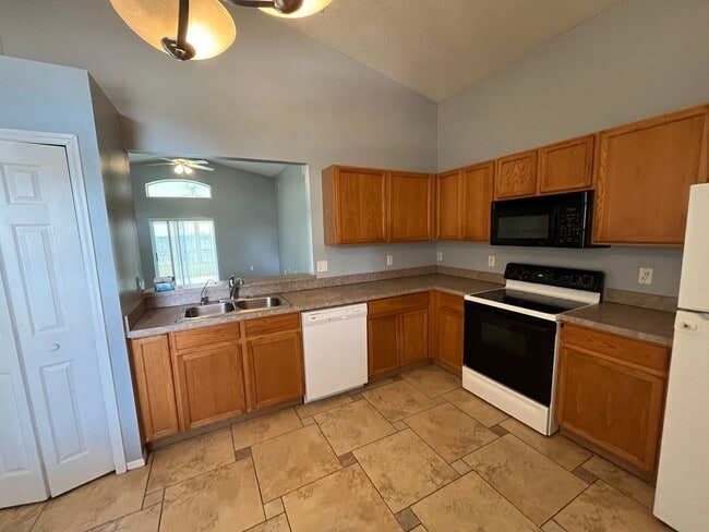 Photo - 2304 Hickory Pine St