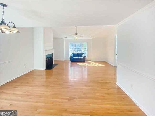 Photo - 1068 South Gordon Rd SW