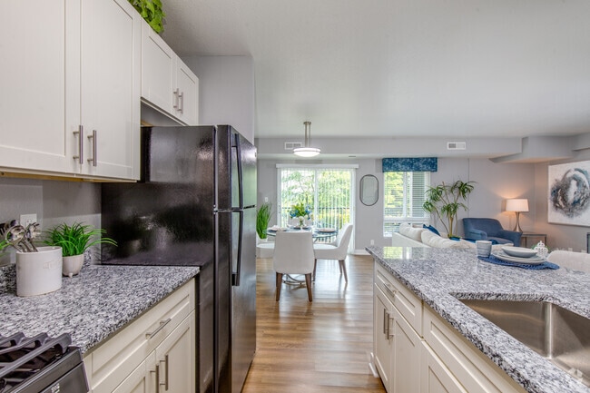 3BR, 2BA - 1211SF