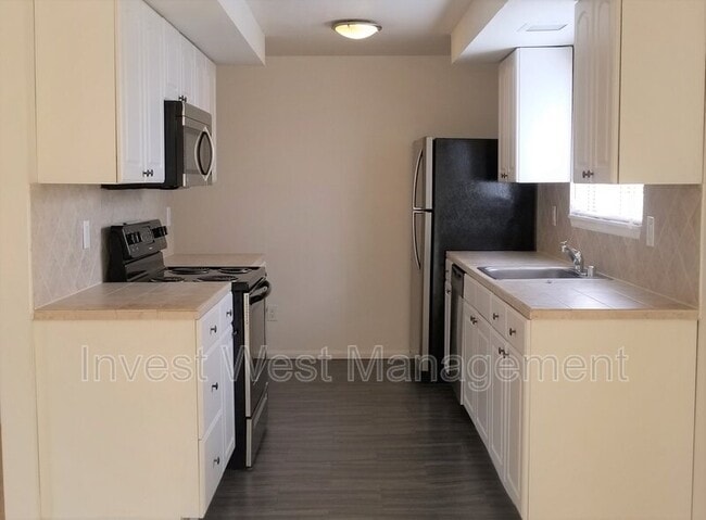 Photo - 3116 Kauffman Ave