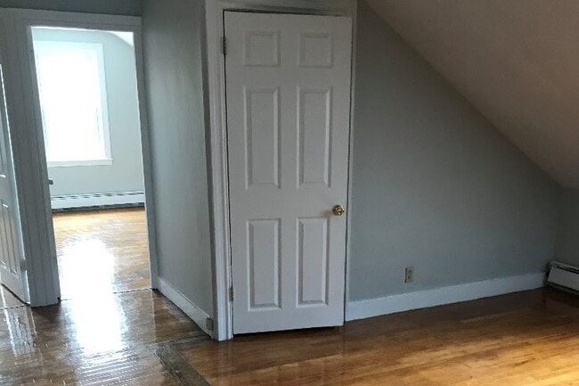 livingroom - 37 Hudson St