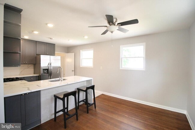 Photo - 4613 Wilwyn Way