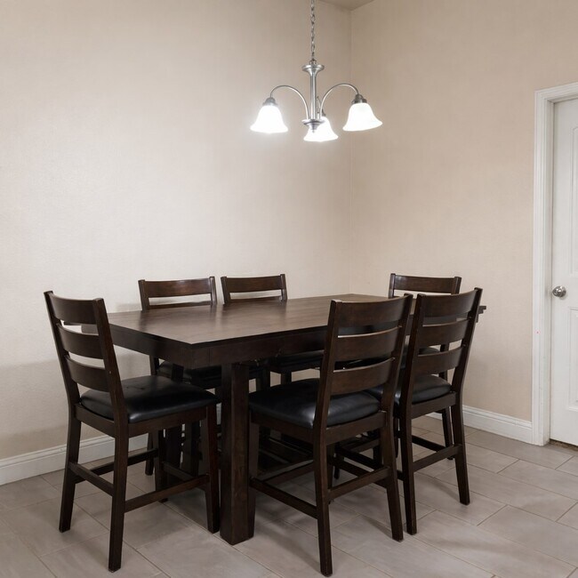 Photo - 1315 Yellow Rose Ct