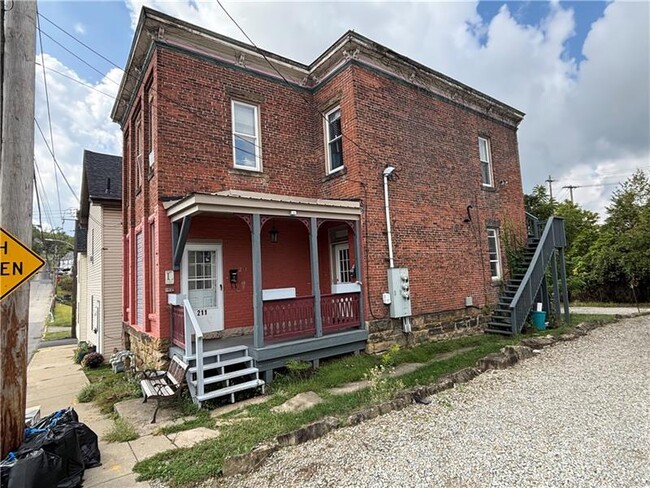 Photo - 209 S Wade Ave