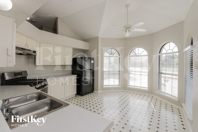 Photo - 701 Long Hill Ct