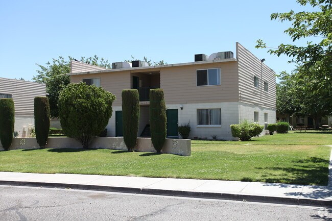 Spencer Street Manor - Spencer Street Manor Apartments