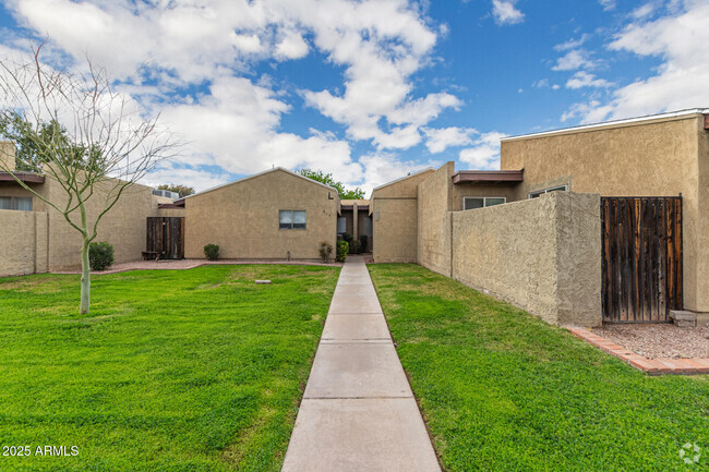 Building Photo - 810 S Melody Ln Rental