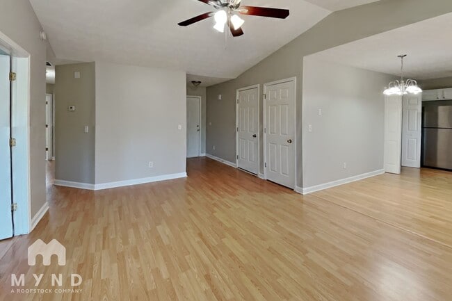 Photo - 534 Lakecourt Dr