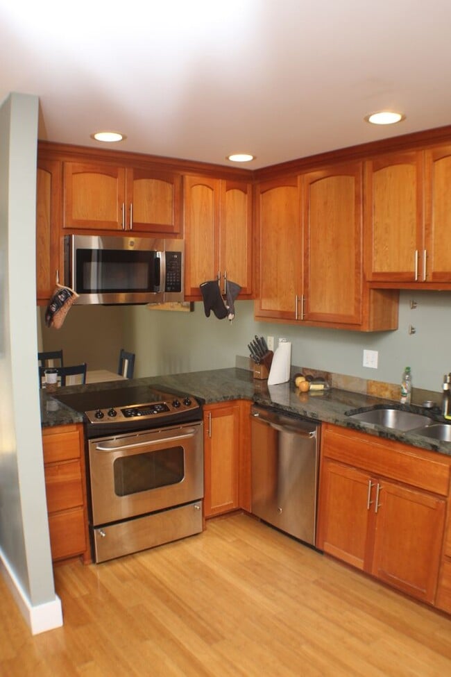 Photo - 3 Bedroom 2.5 Townhome