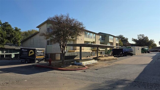 Photo - 2124 Burton Dr Unit 152