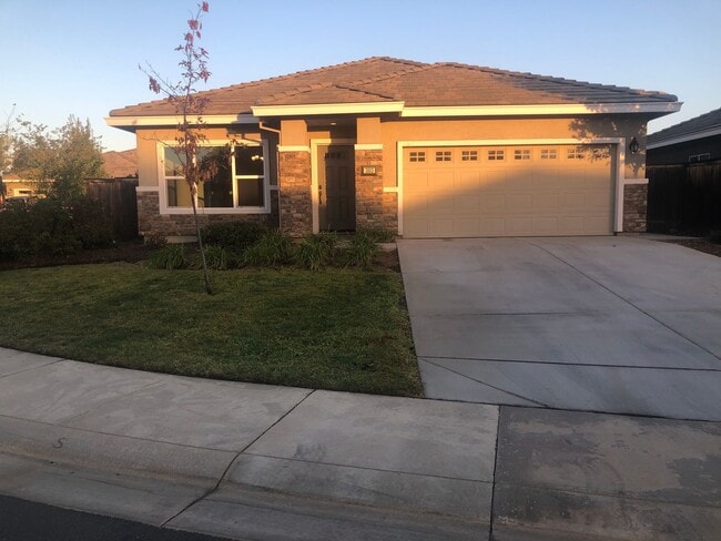 Building Photo - 4 Bedroom 2, Bath, 1900 sft. Ione Home for Lease.