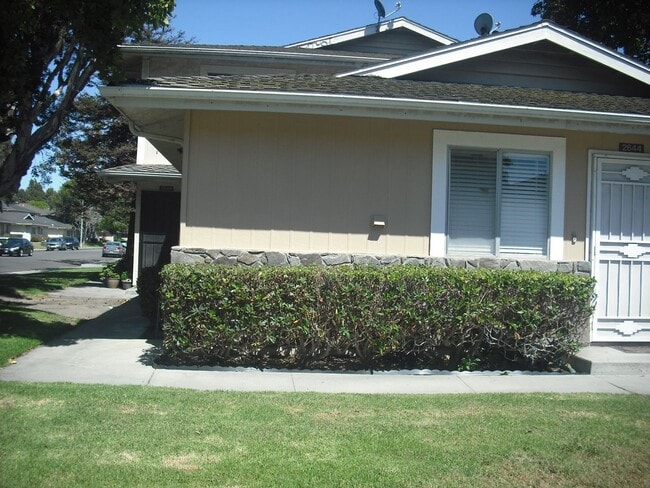 Photo - Nicely Upgraded Corner Townhouse