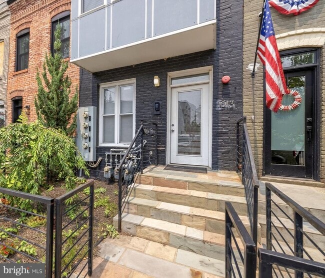 1013 V St NW Unit 2