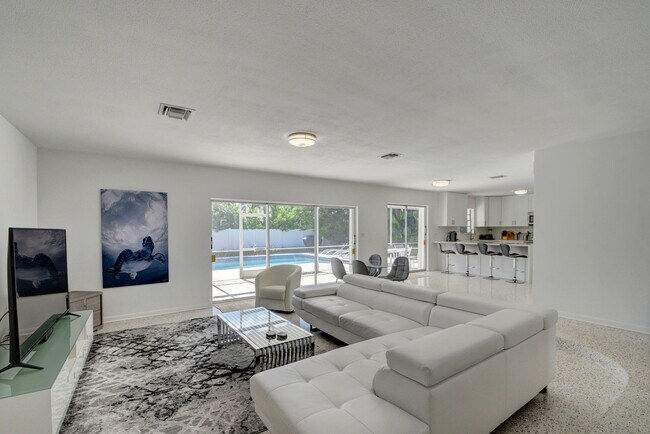 1171 Bimini Ln
