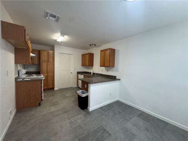 3442 Sunriver Rd
