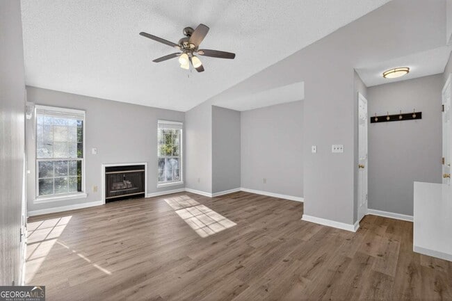 Photo - 423 Granville Ct