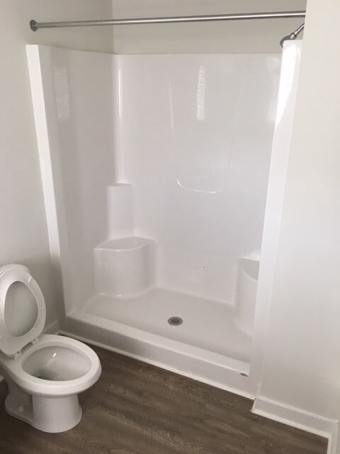 Photo - 305 Lorien Way