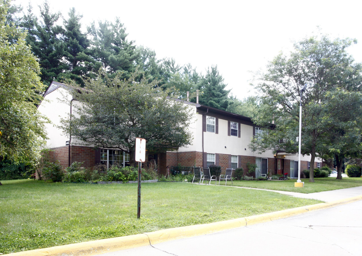Photo - Stow Kent Gardens Apartments