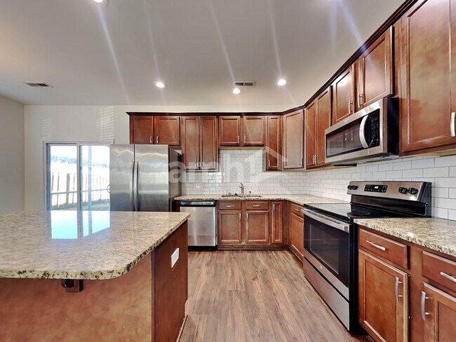 Photo - 310 Sanctuary Park Dr