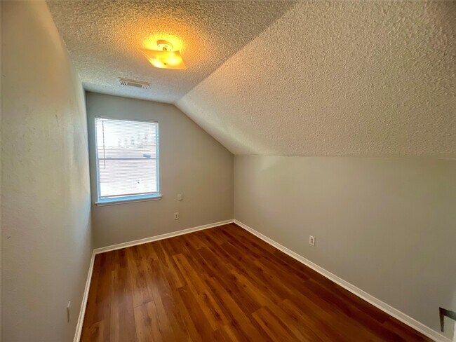 Photo - 7740 Ellis Dr