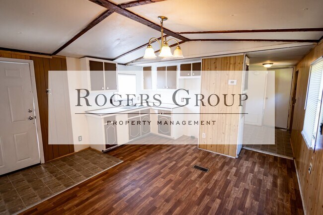 Photo - 385 Julian Smith Rd