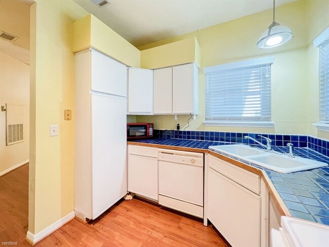 Photo - 2 br, 2 bath Condo - 310 Pat Garrison St B...