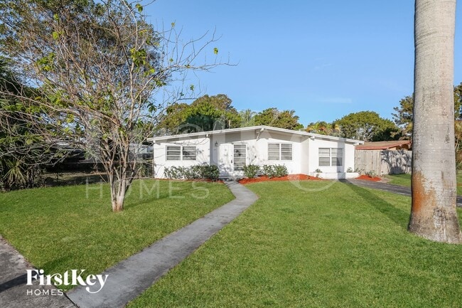 Building Photo - 1571 NE 44th St