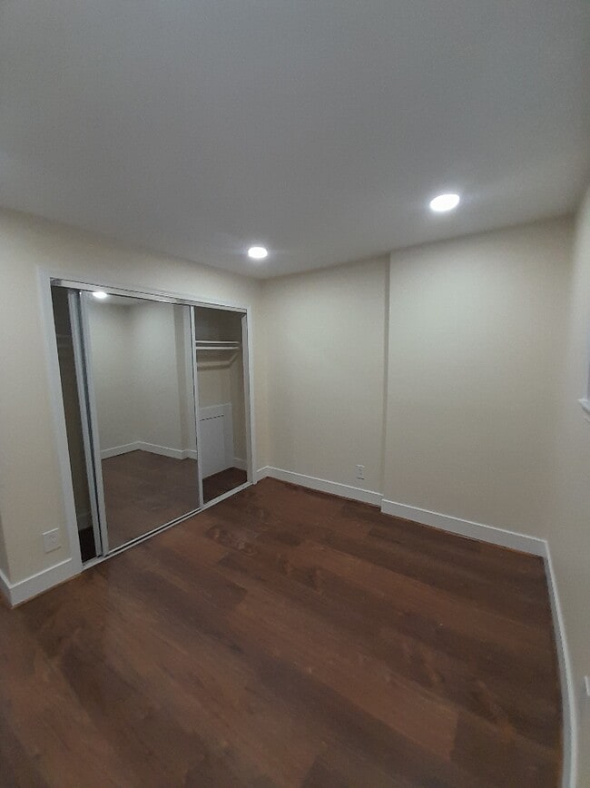 Photo - 6036 Westchester Park Dr Unidad T2