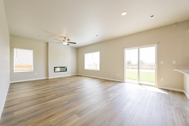 Photo - 2210 Christina St