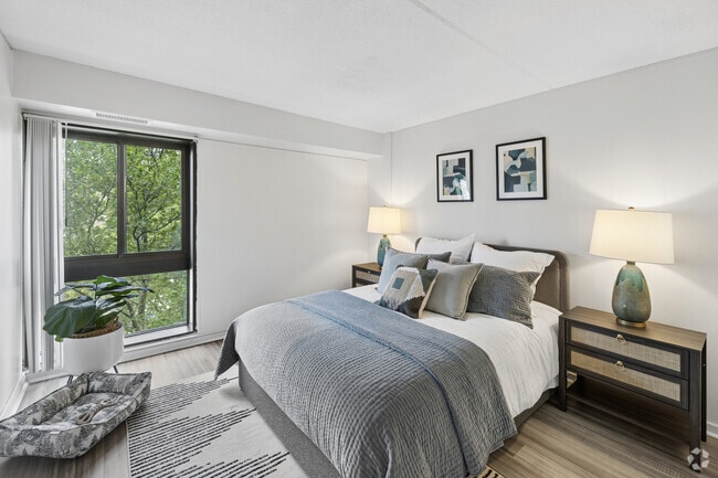 2BR, 1BA - 897SF - Bedroom