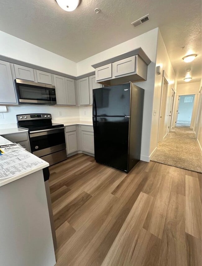 Building Photo - ? For Rent: Beautiful 3-Bedroom, 2-Bathroo... Rental