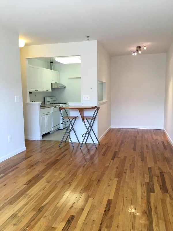 Building Photo - 109 Union St Unit APT 3A