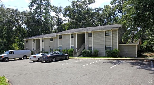 Oakcrest Apartments
