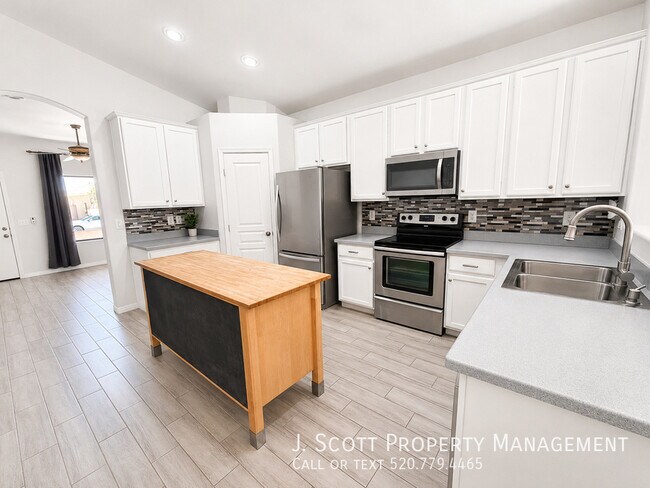 Photo - 1207 W Carson Rd