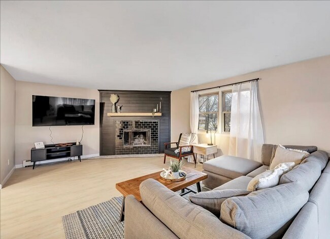 Photo - 2593 Hazelwood Ln