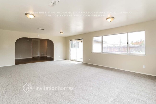 Photo - 10471 Reymouth Ave