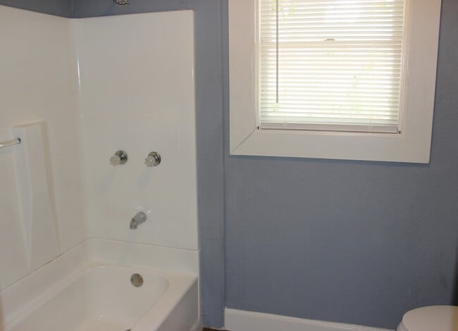 Photo - 1312 E Alamo St