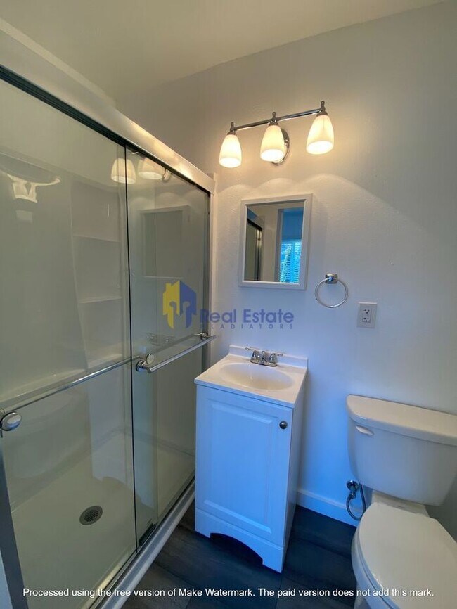 Photo - 1 Bed 1 Bath Duplex Everett