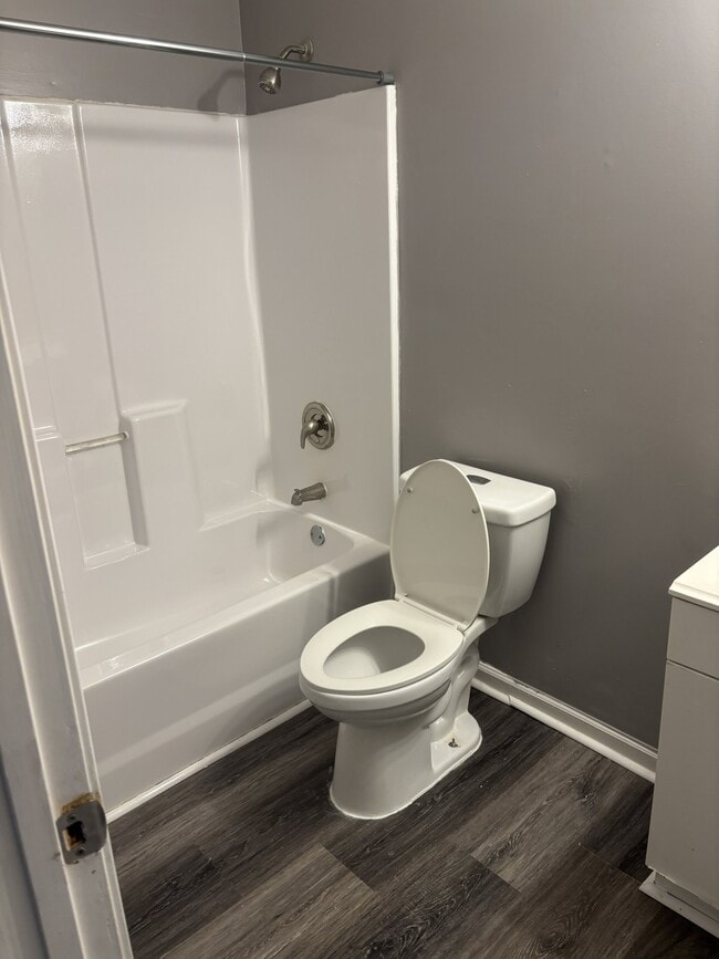 Building Photo - 559 Woodlawn Ave NW