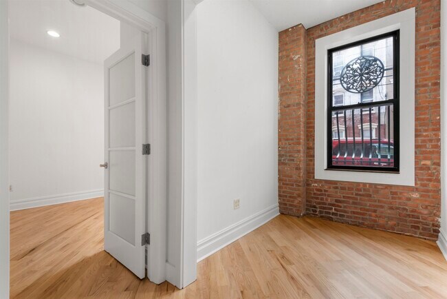 Photo - 69 Franklin St Unit 1