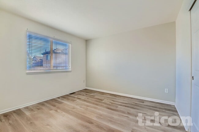 Photo - 13742 Cook St