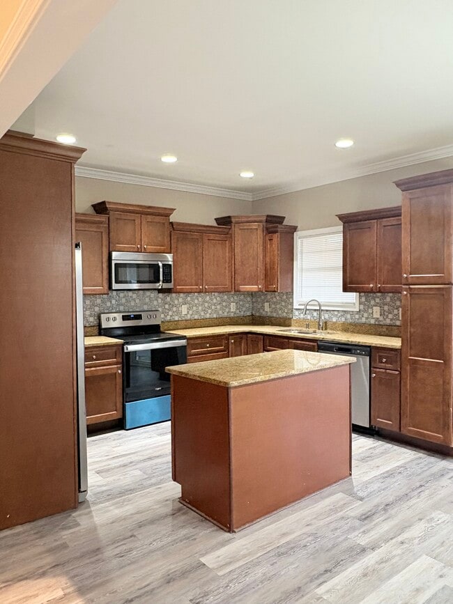 Photo - 135 Daisy Field Ct