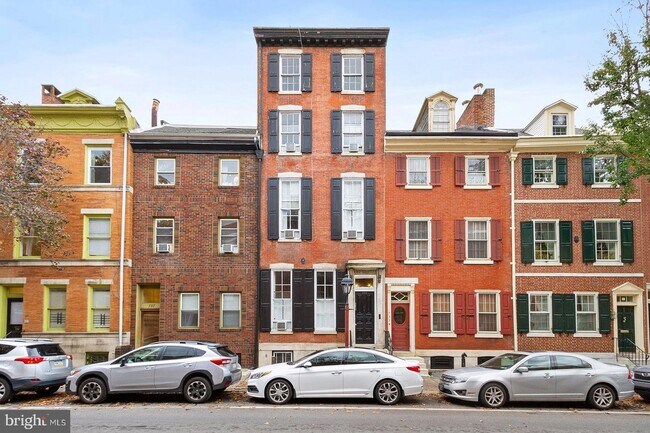 Building Photo - 735 Spruce St Unit 2F