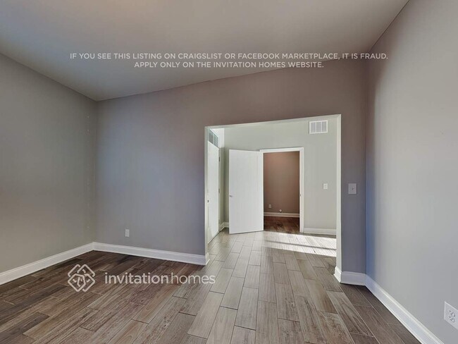 Photo - 2813 Santiago Circle