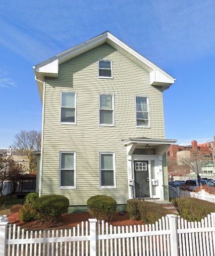 Building Photo - 13 Pleasant St Rental