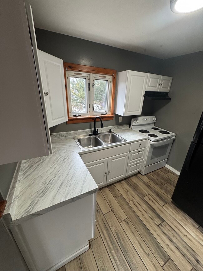 Photo - 28 York Ave Unit 1