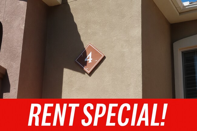 Building Photo - 41410 Juniper St Unit #4-24