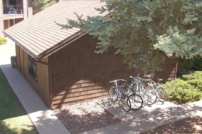 Photo - 1200 T A Riordan