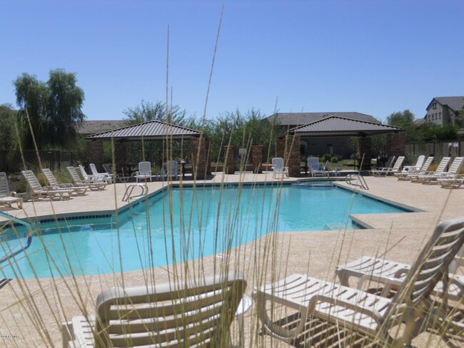 Building Photo - 2725 E Mine Creek Rd